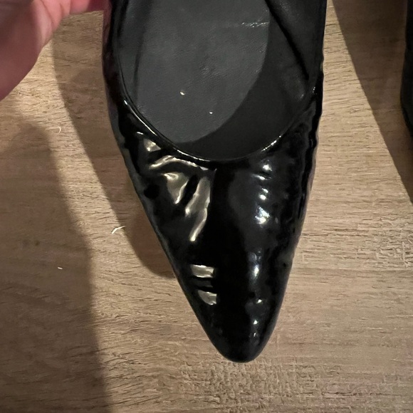 Stuart Weitzman Black Patent Leather Slingback Flats with Pointed Toe. Size 6.5 - Picture 5 of 9